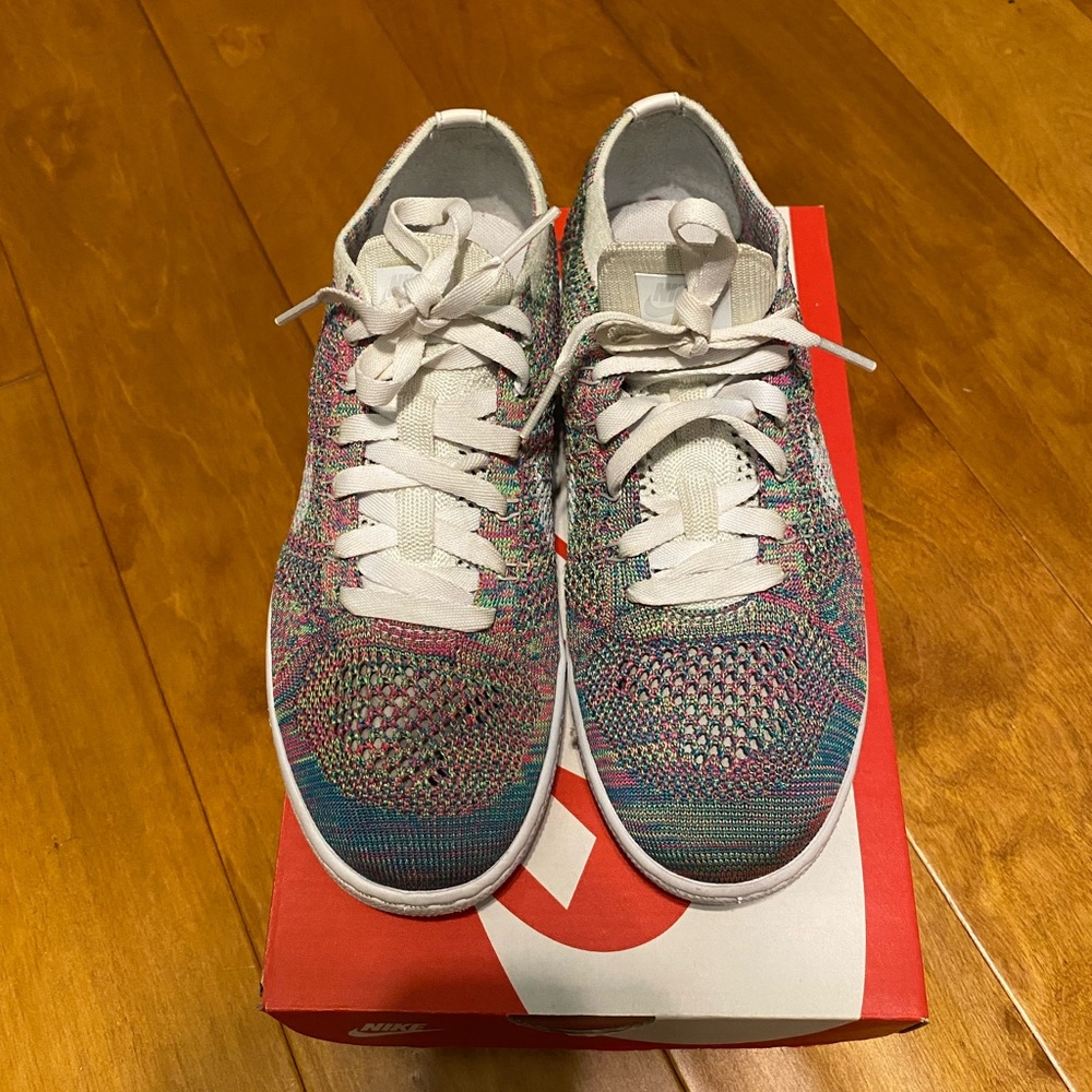 WOMAN TENNIS COURT FLYKNIT